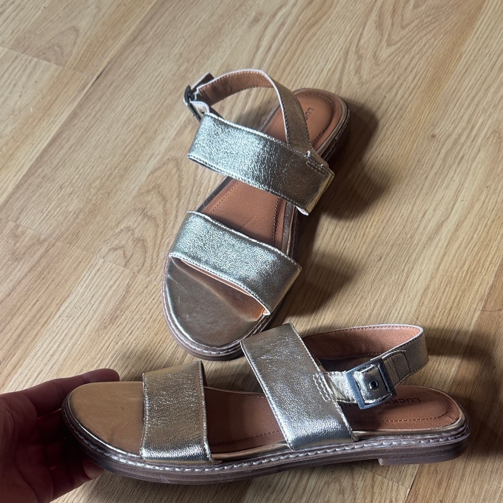Lucky Brand size 7.5 new gold flag sandals shoes leather kaimana